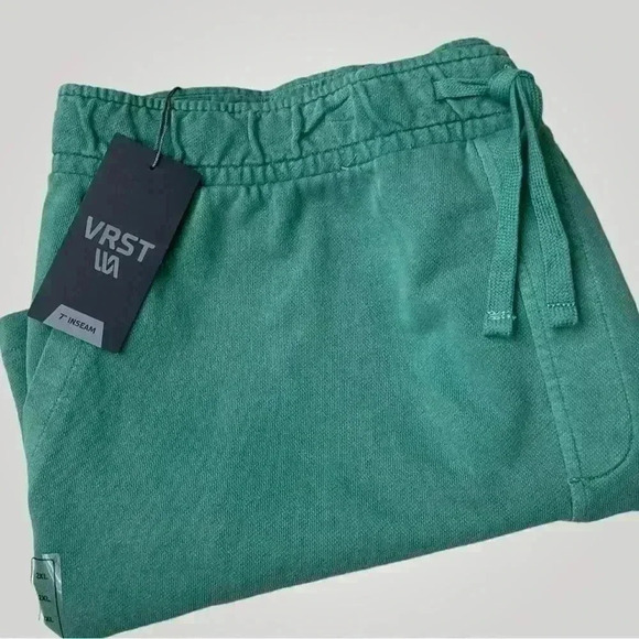 NWT VRST Men’s Shorts – Size Small – Classic Green – 100% Cotton – 7” Inseam - Picture 3 of 5